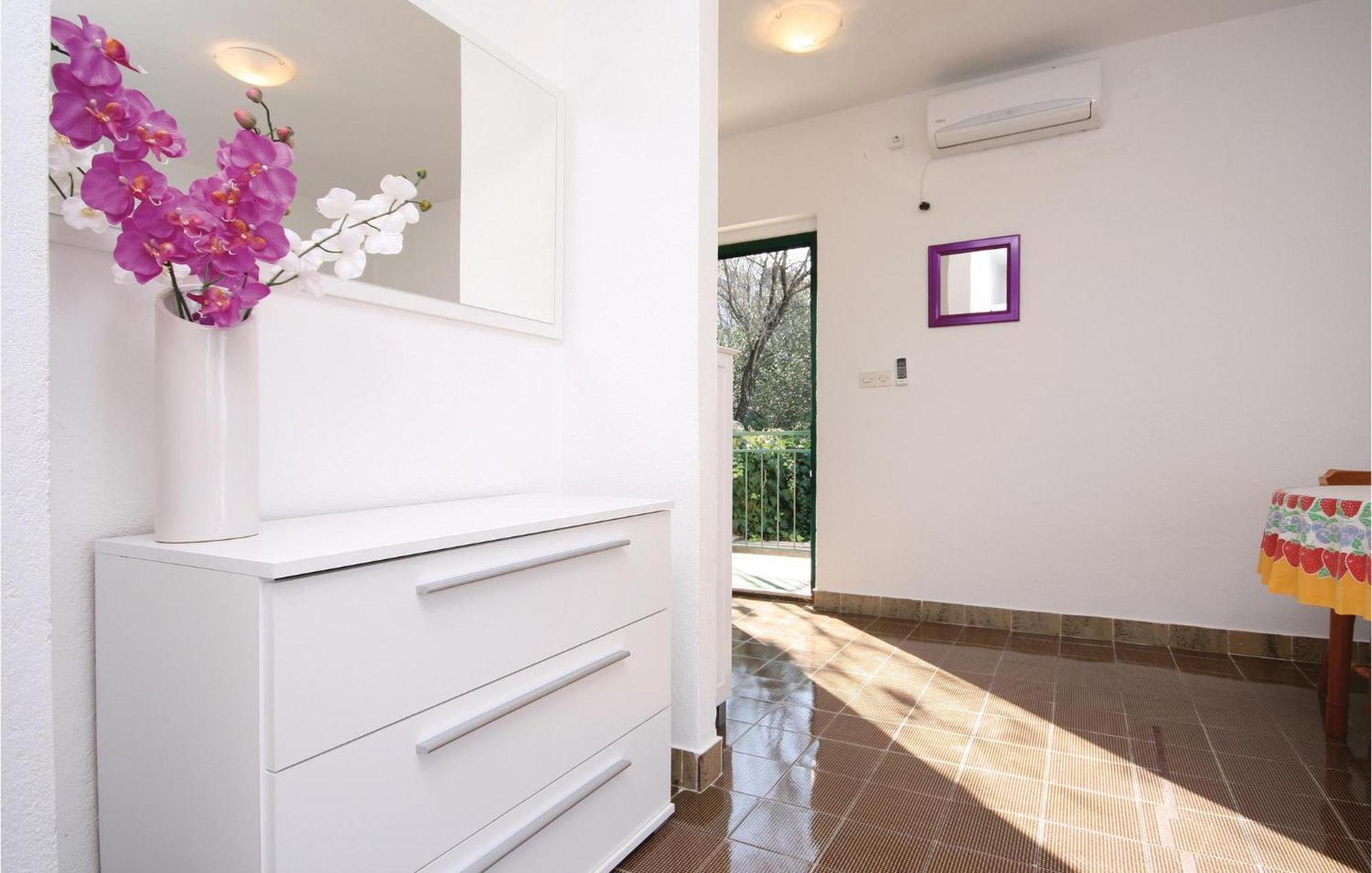 2 Bedroom Beautiful Home In Sparadici Grebastica Exterior photo
